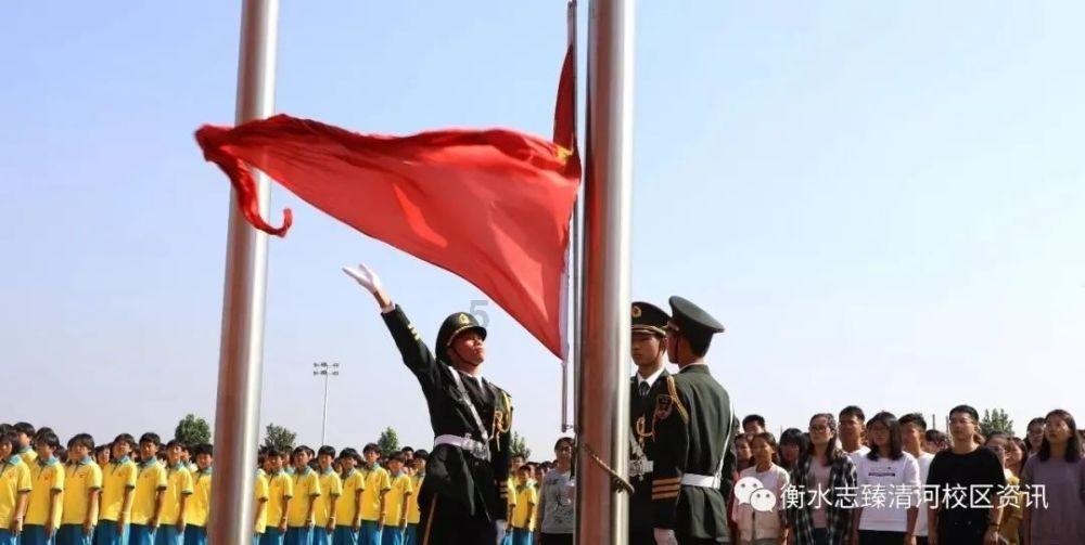 植物的枝丫会走人体的四肢。可以说，它们同气相求游戏画面